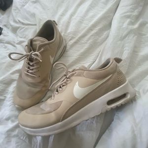 Nike Thea sneaker